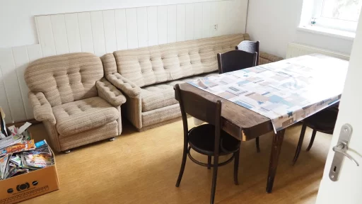 Kuchyňka se starým nábytkem